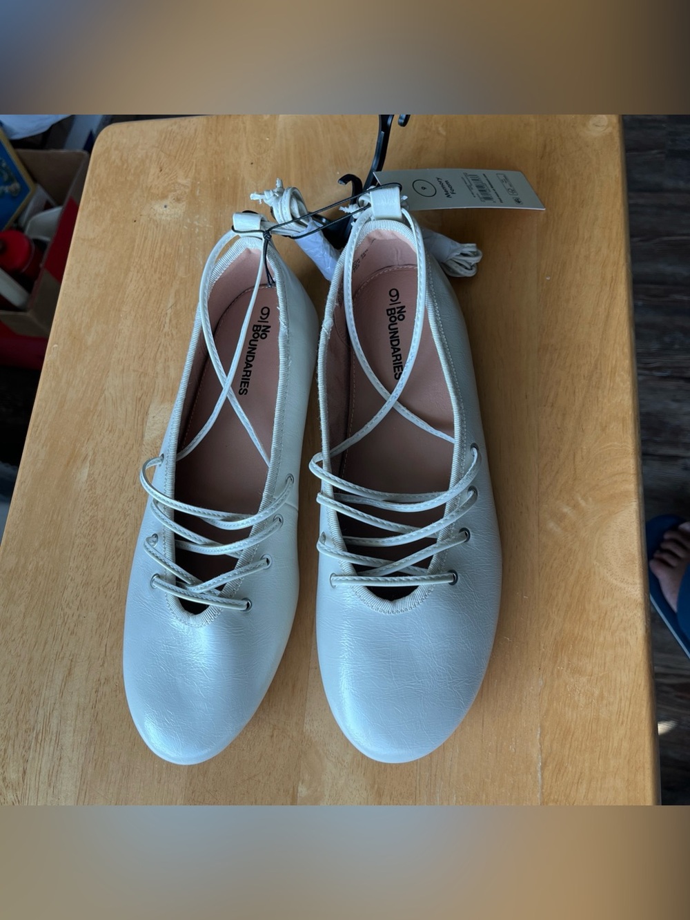 No Boundaries Women White Faux Leather Lace-Up Ballet Flats Memory Foam SZ 9